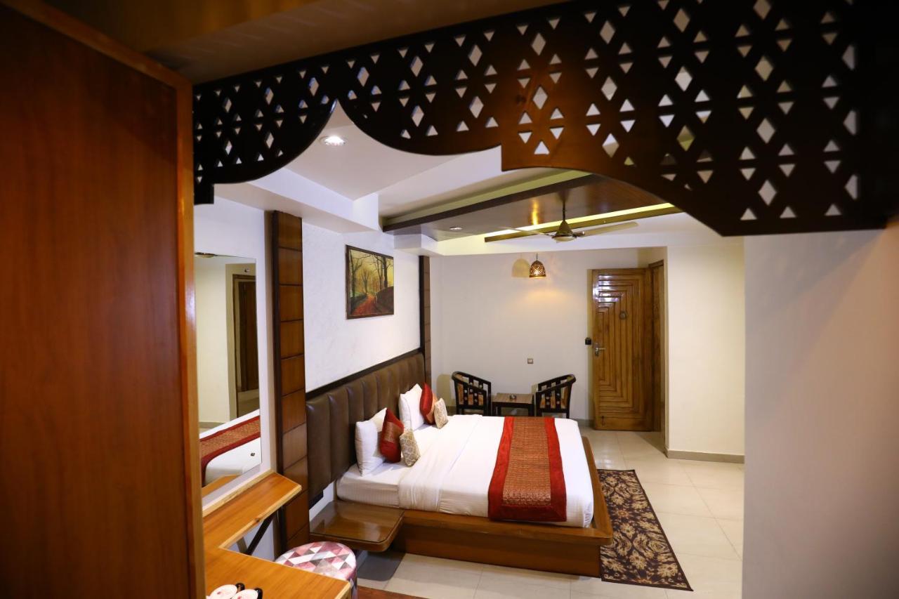 Hotel Grand Kailash,Kotdwāra 外观 照片